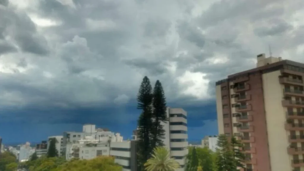 Chuva, frio e ciclone: entenda o clima intenso de julho no Sul do Brasil Chuva, frio e ciclone: entenda o clima intenso de julho no Sul do Brasil