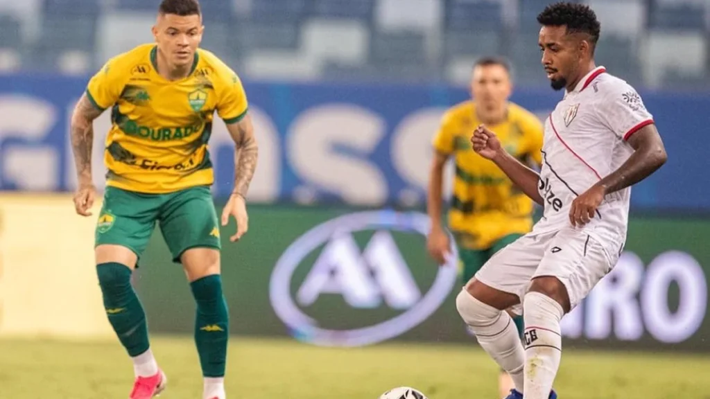 Atlético-GO vence Cuiabá fora de casa e se aproxima do G-6 no Brasileirão