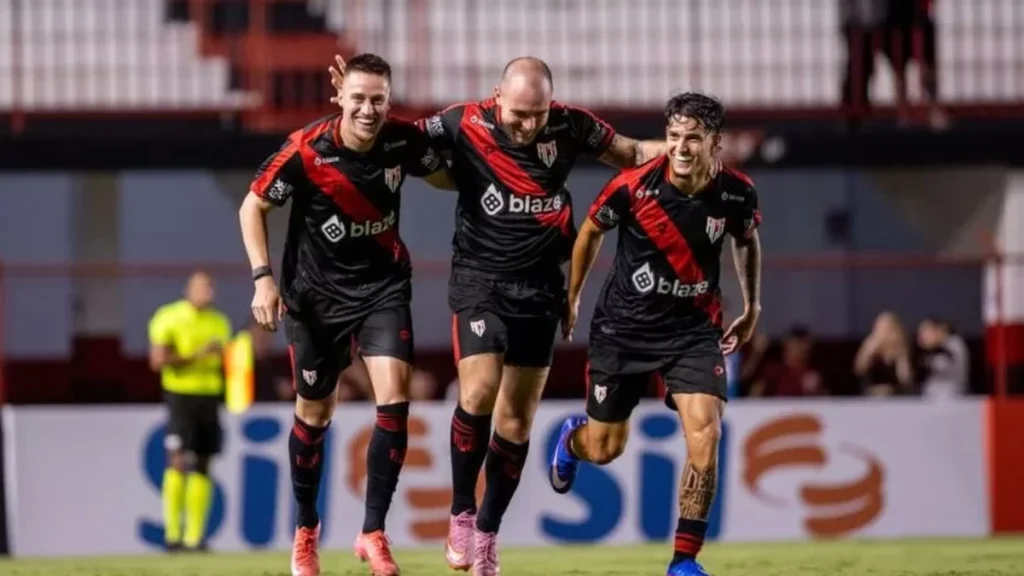 Cuiabá e Atlético-GO se enfrentam em duelo decisivo pelo G-6 da Série B Cuiabá e Atlético-GO se enfrentam em duelo decisivo pelo G-6 da Série B